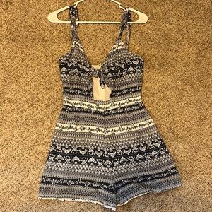 Romper, zip up, tie front, rue21 size small